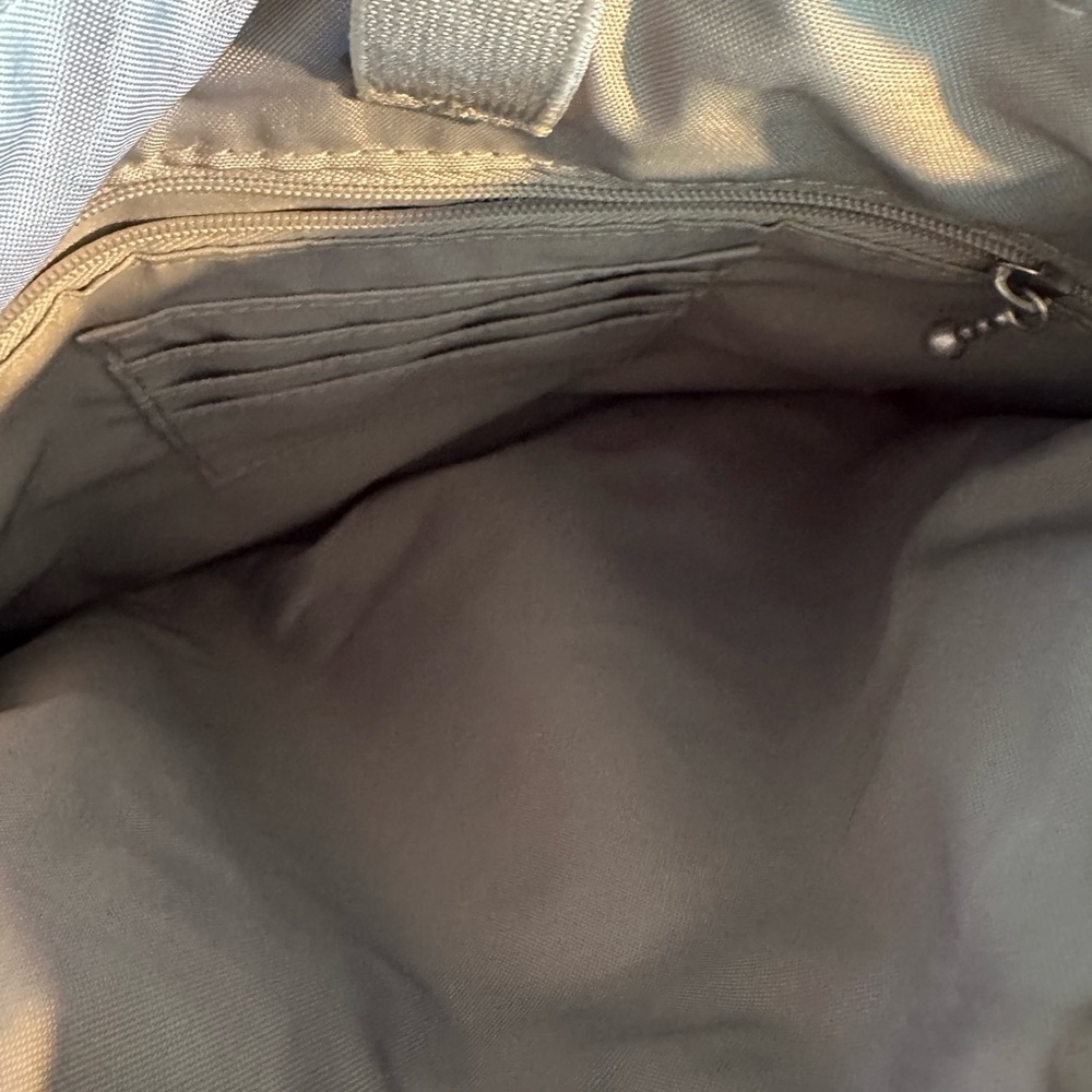 Baggallini medium sized blue gray crossbody bag, EUC - Picture 7 of 8